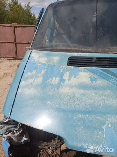 Капот Volkswagen Transporter T4 1992