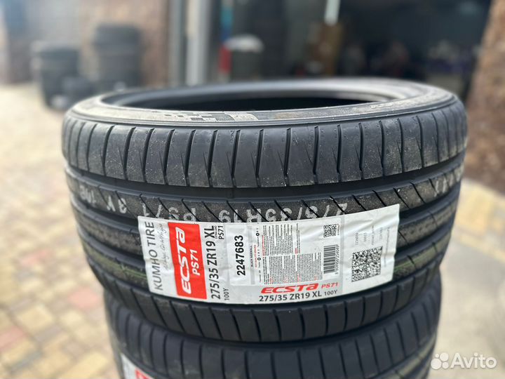 Kumho Ecsta PS71 245/40 R19 и 275/35 R19 100Y