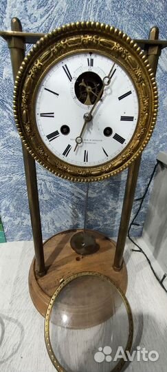 Старинные настенные антикварные часы с боем
