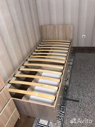 Кровать односпальная