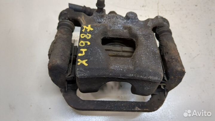 Суппорт Nissan Juke, 2011