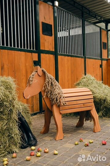 Фигура для улицы: Лошадка