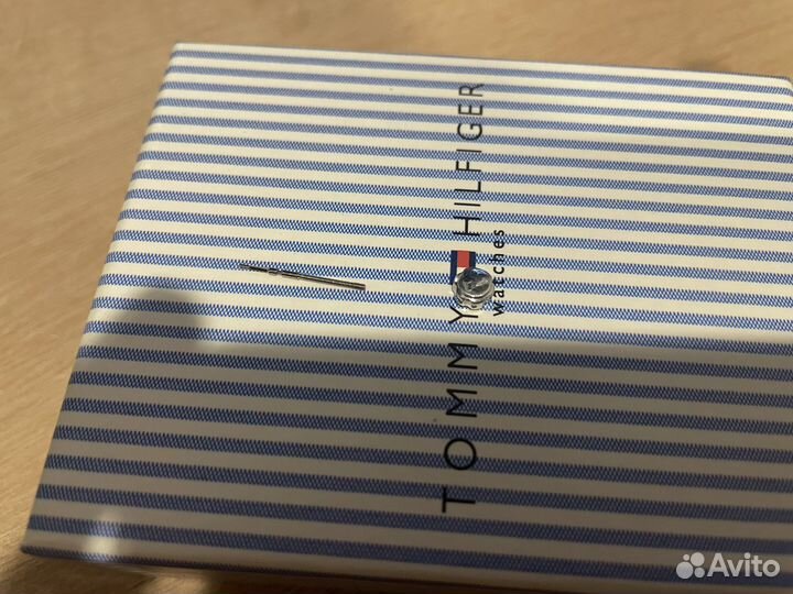 Часы Tommy Hilfiger