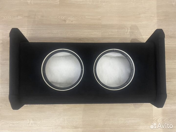 Закрытий ящик для сабвуфера