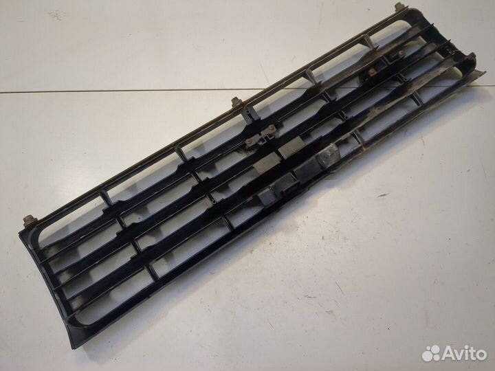 Решетка радиатора Mitsubishi Pajero, 1992