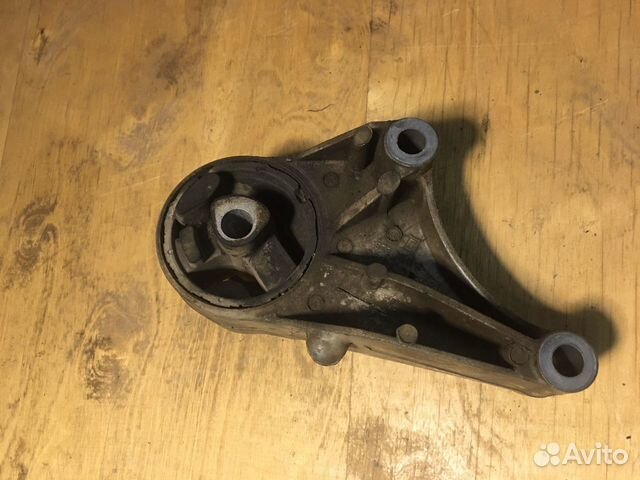 Опора двигателя передняя Opel Astra Н