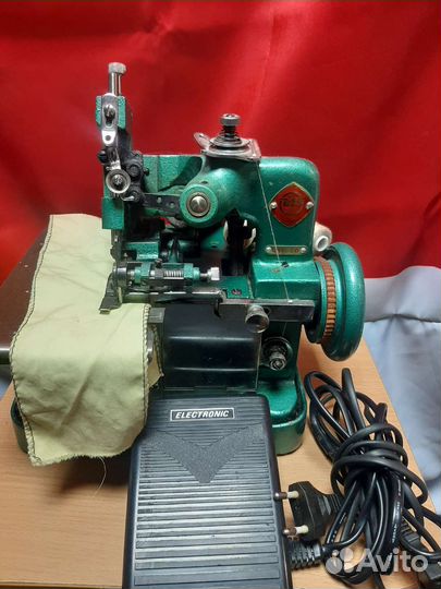 Швейная машинка Оверлок