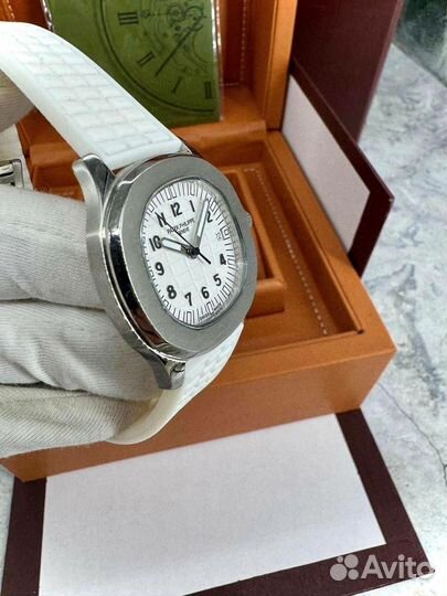 Наручные женские часы Patek Philippe