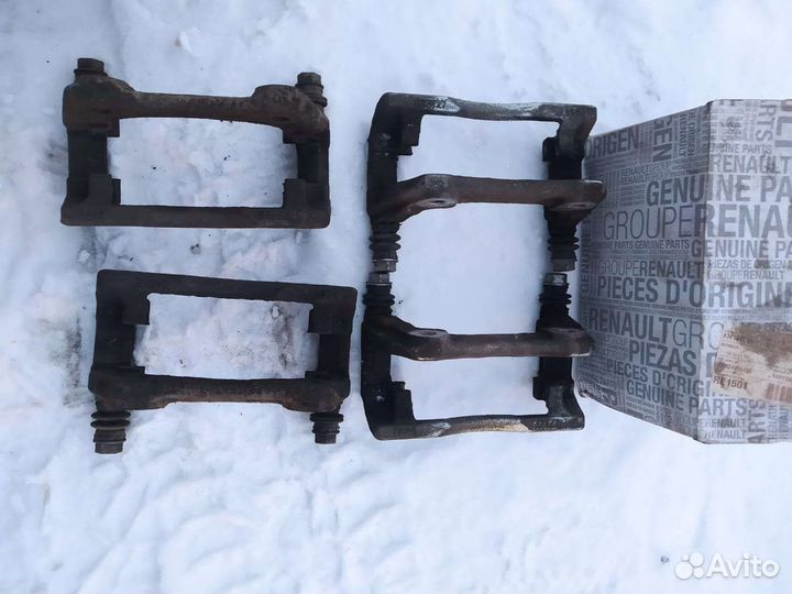 Суппорт Nissan Almera 3 2012–н.в