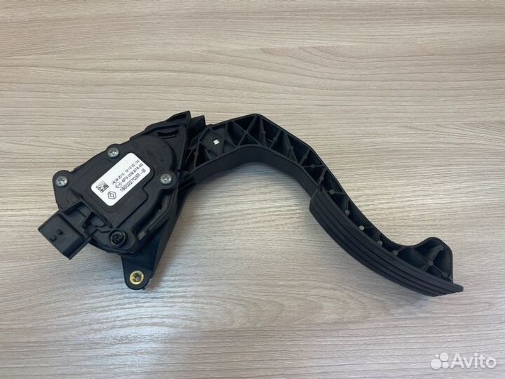 Педаль газа Renault Sandero Stepway
