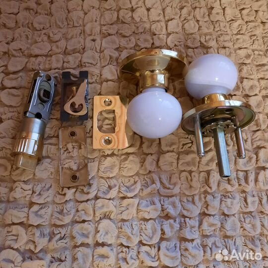 Дверные ручки комплект