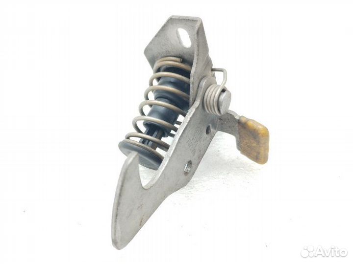 Крюк замка капота Bmw 3-Series E90