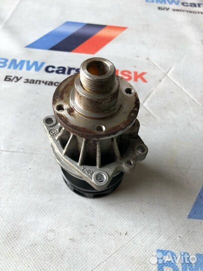 Водяная помпа BMW 7 E38 1996