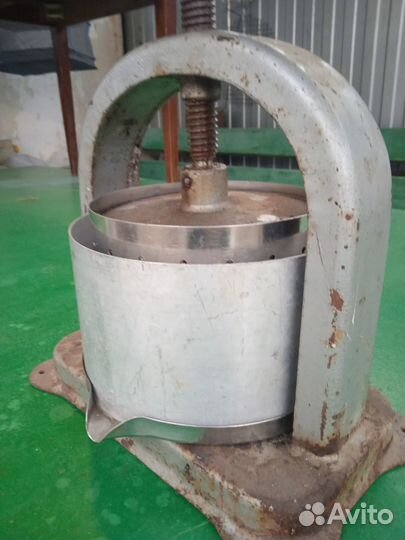 Пресс для ожима винограда и фруктов