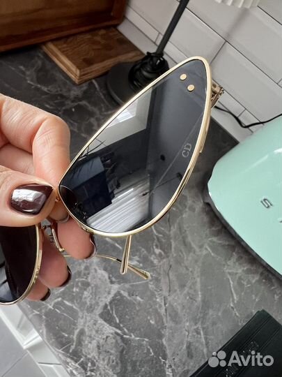 Солнцезащитные очки YSL