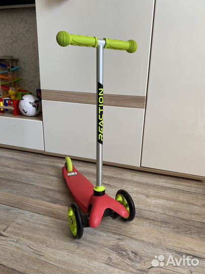 Самокат трехколесный