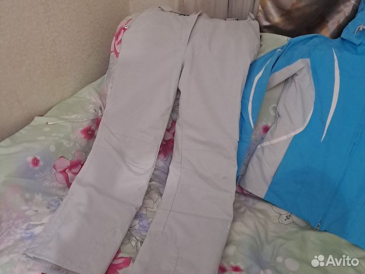 Куртка,комбинезон женская