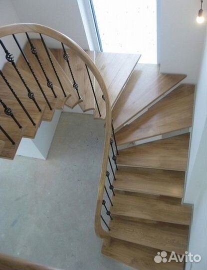 Лестница на металлокаркасе