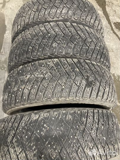 Goodyear UltraGrip Ice Arctic SUV 215/60 R17 100T