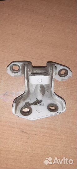 Петля двери задней правой верхняя Nissan Wingroad