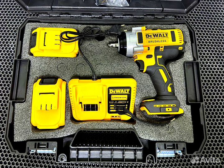 Мощный Грузовой Бесщеточный Гайковерт Dewalt 800Nm