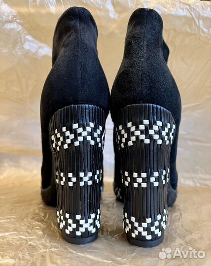 Ботильоны замшевые Lerre