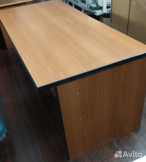 Стол письменный офисный