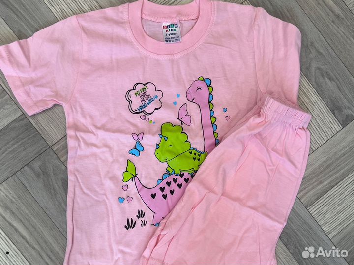 Костюмы детские на мальчика и на девочку новые