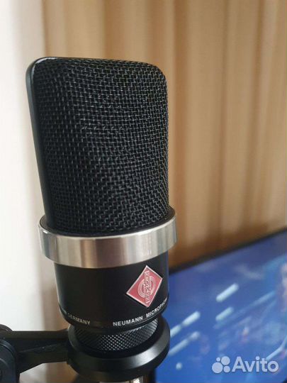 Студийный микрофон Neumann TLM 102