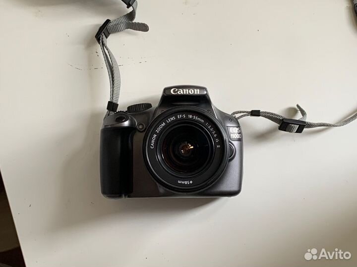 Зеркальный фотоаппарат Canon EOS 1100D