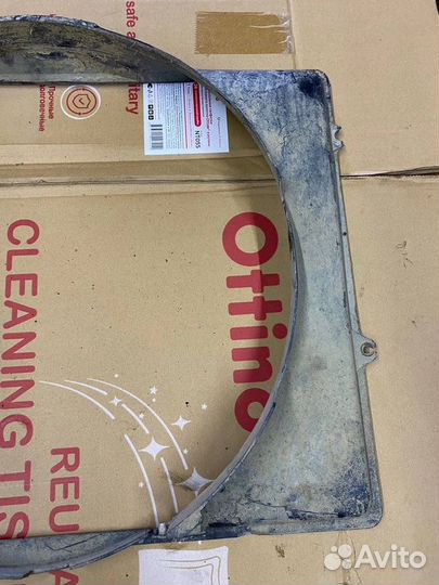 Диффузор радиатора Mitsubishi Pajero 2.5 TD 4D56