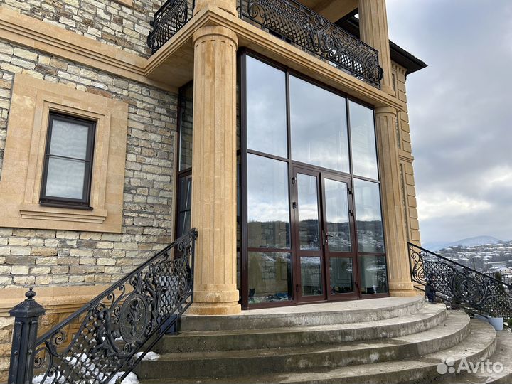 Алюминиевые конструкции / витражи, фасады, входные