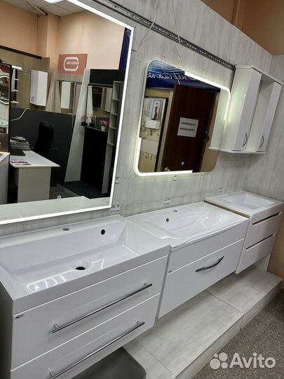 Тумба для ванной с раковиной (выставка )
