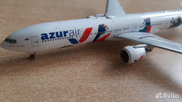 Модель самолета B777, Azur (мишки), 1\400, Phoenix