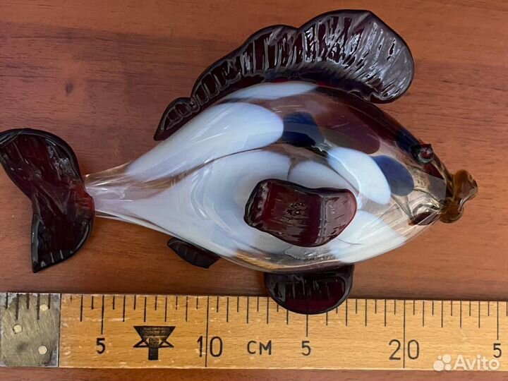 Стеклянная статуэтка. Рыбка