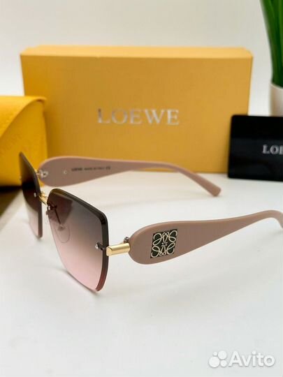 Солнцезащитные очки женские Loewe