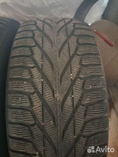 Nokian Tyres Hakkapeliitta R 285/60 R18 116R