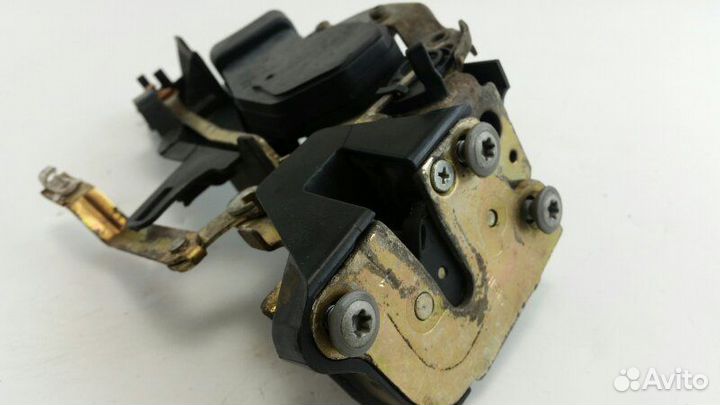 Замок двери задний левый Toyota Camry SXV20 5SFE