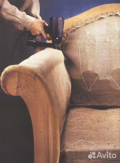 Ученик мастера по перетяжке мебели
