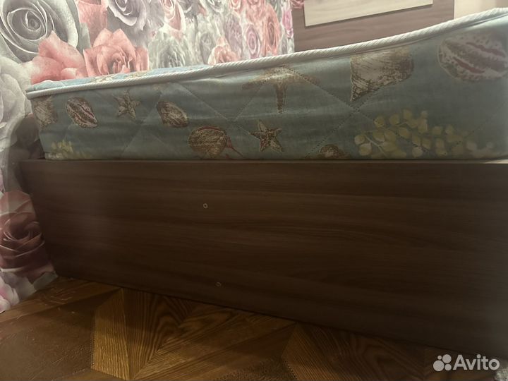 Кровать с матрасом бу