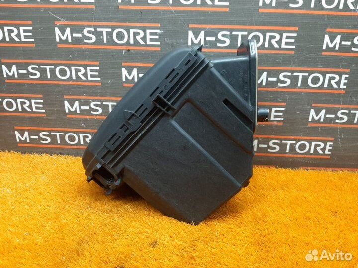 Корпус блока предохранителей правый Mercedes-Benz