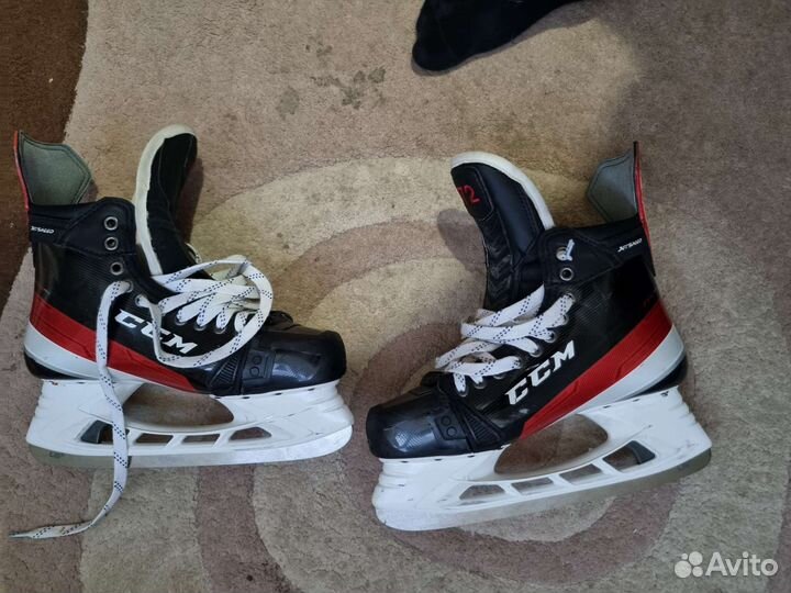 Коньки хоккейные профессиональные