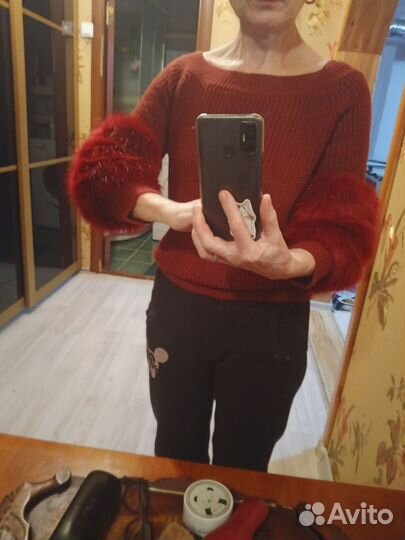 Свитер женский