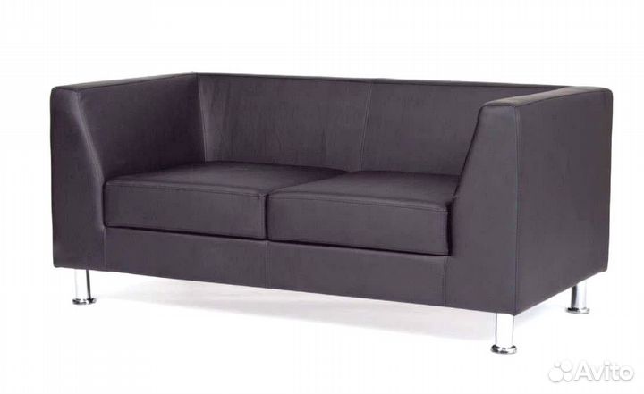 Кожаный диван