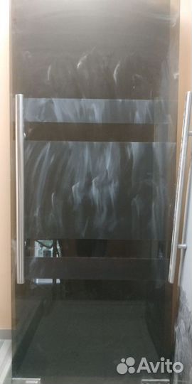 Стеклянные двери Маятниковые