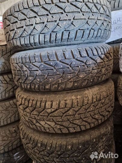 Kormoran Stud 2 215/55 R17