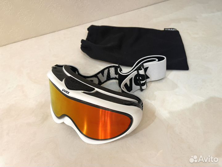 Маска горнолыжная Uvex с двойной линзой Новая