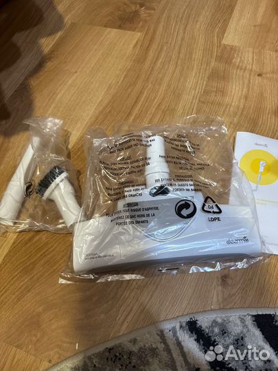 Вертикальный пылесос новый