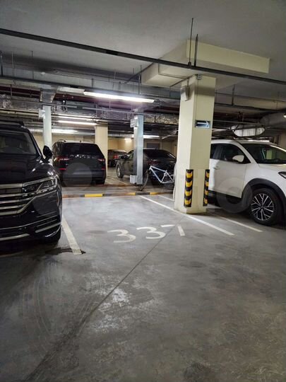 Машиноместо, 15 м²