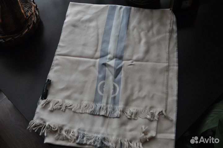 Gucci. палантин. оригинал